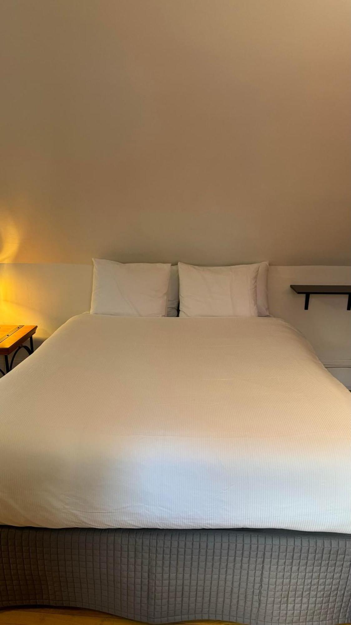 E-hotel Des Grisons Bed & Breakfast