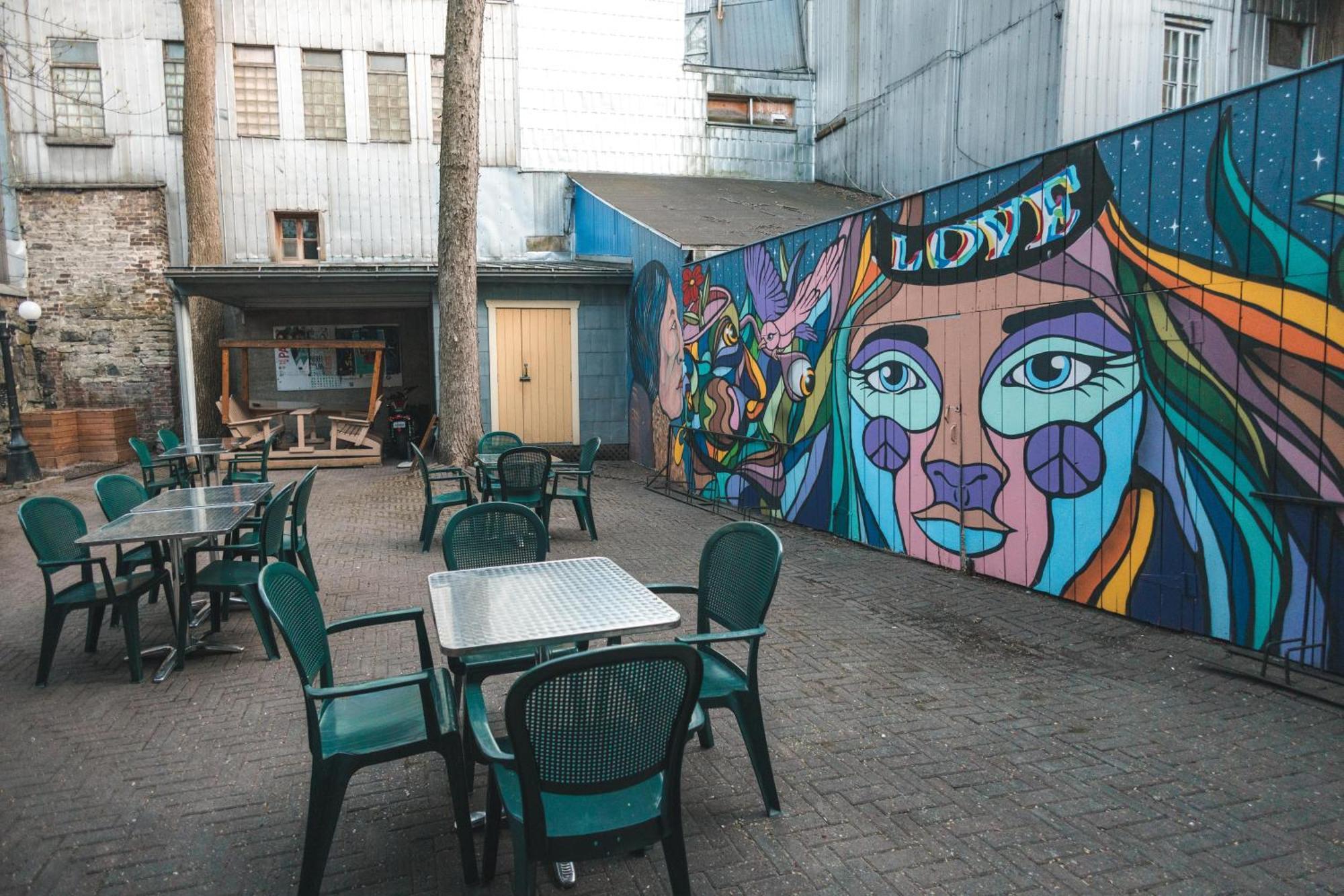Hostel De La Paix *