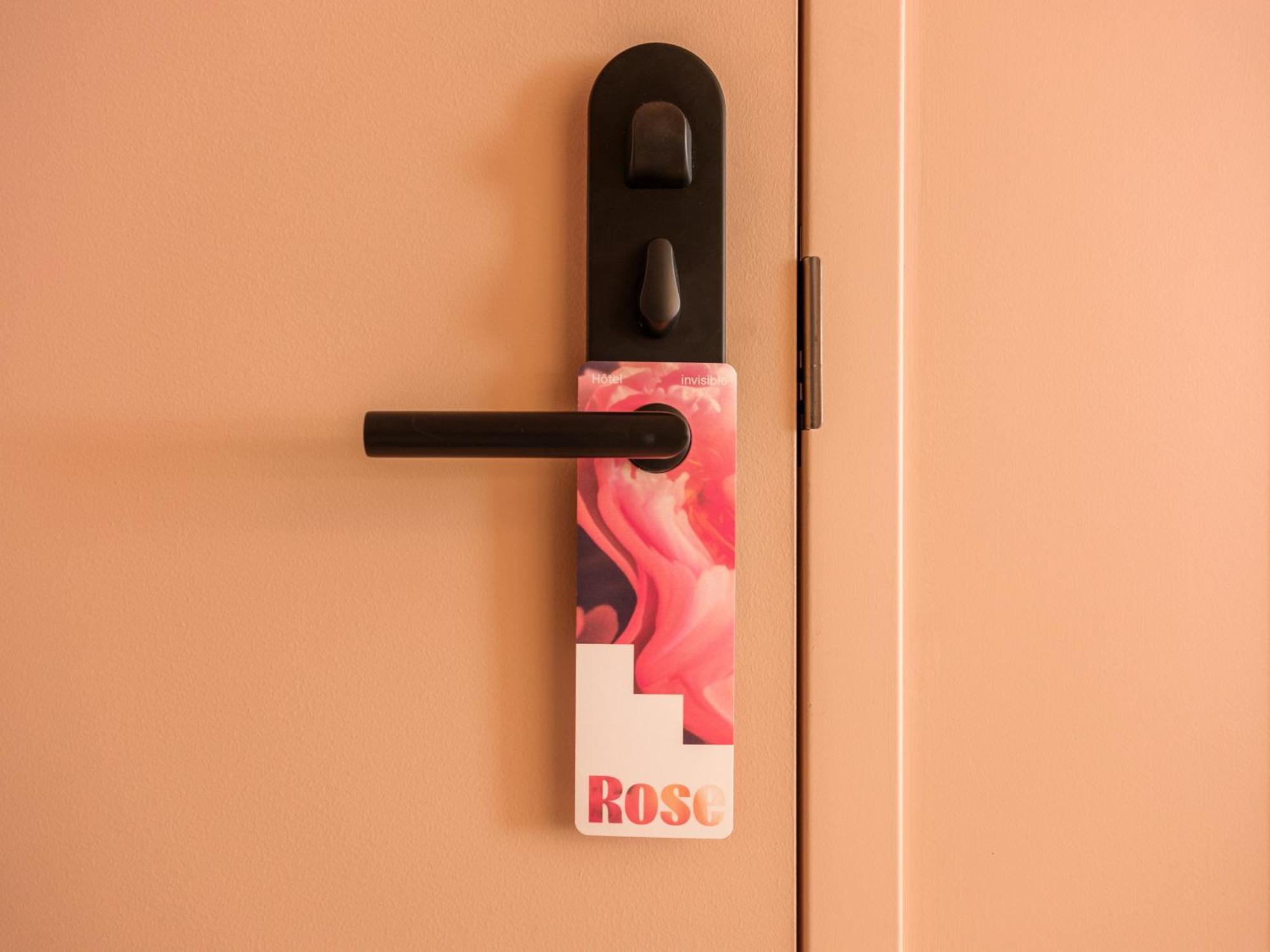 Rose - Invisible Hotel