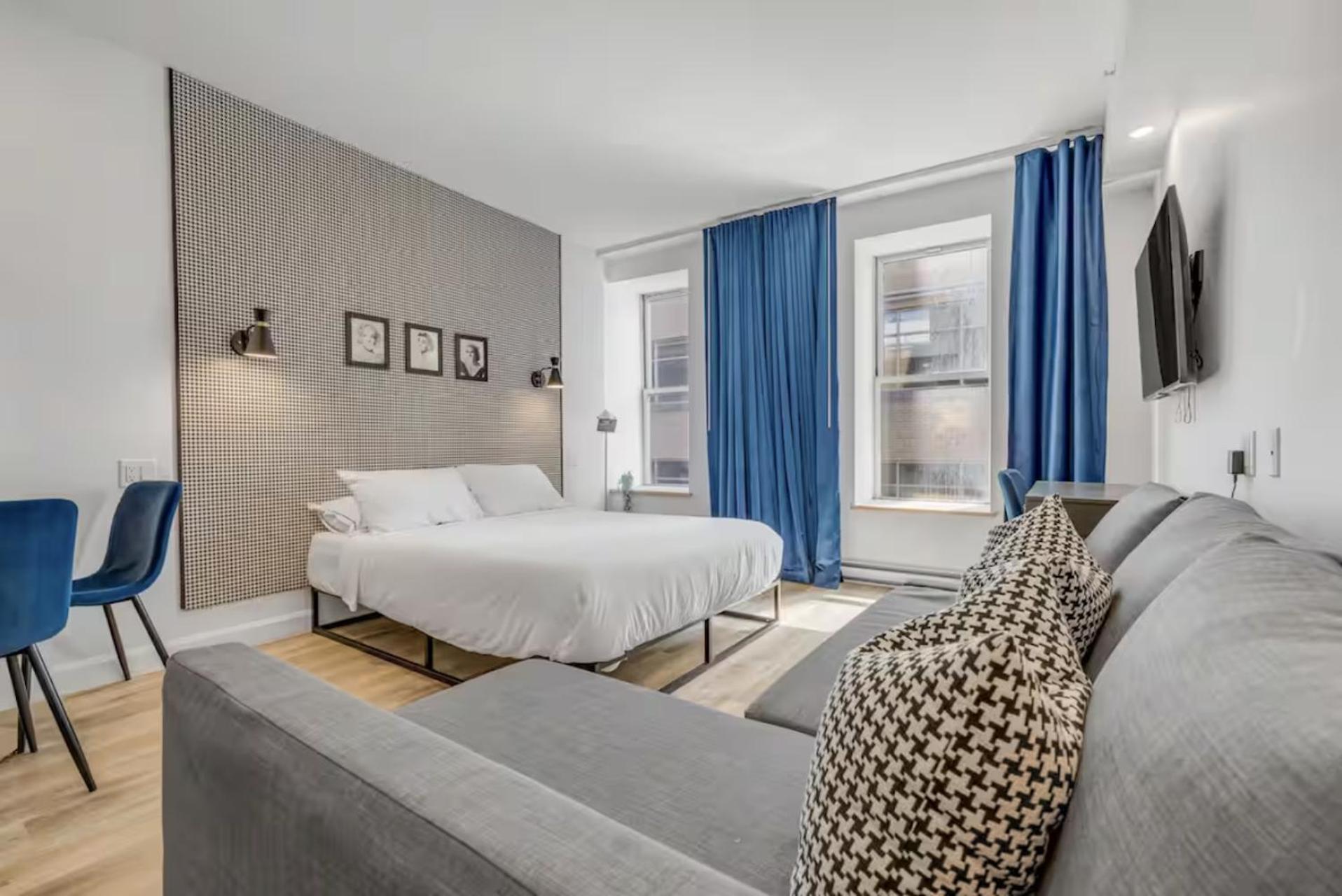 Initial / Icone / Quebec+stat Apartment Quebec City