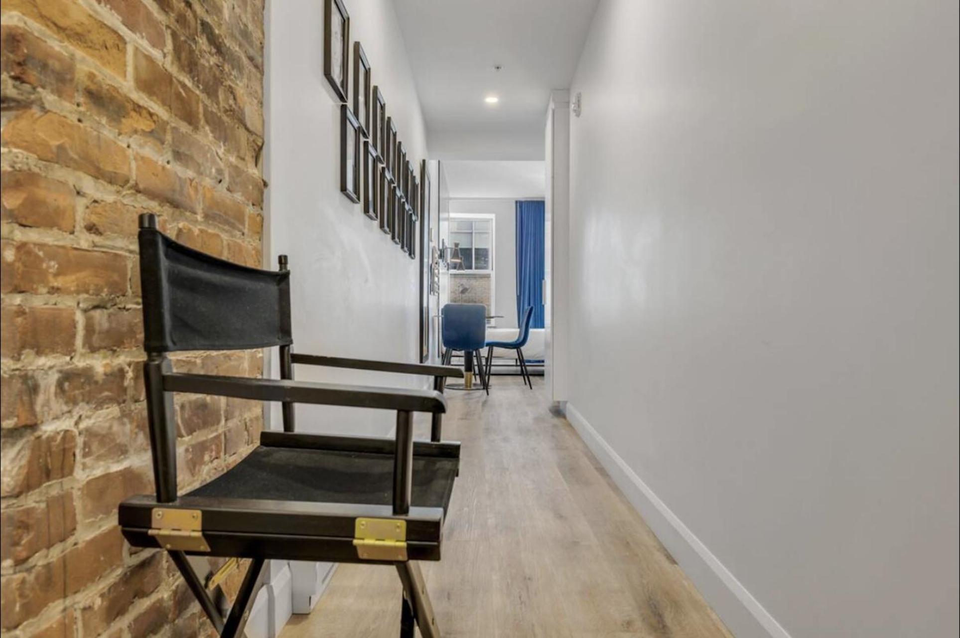 Initial / Icone / Quebec+stat Apartment