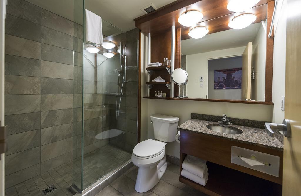Hotel & Le Dauphin Quebec City