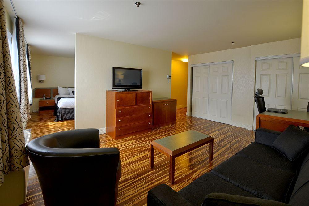 & Le Dauphin Hotel