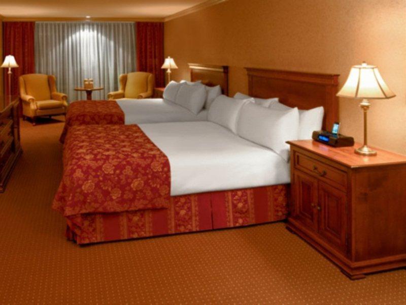 Hotel Manoir Victoria Quebec City