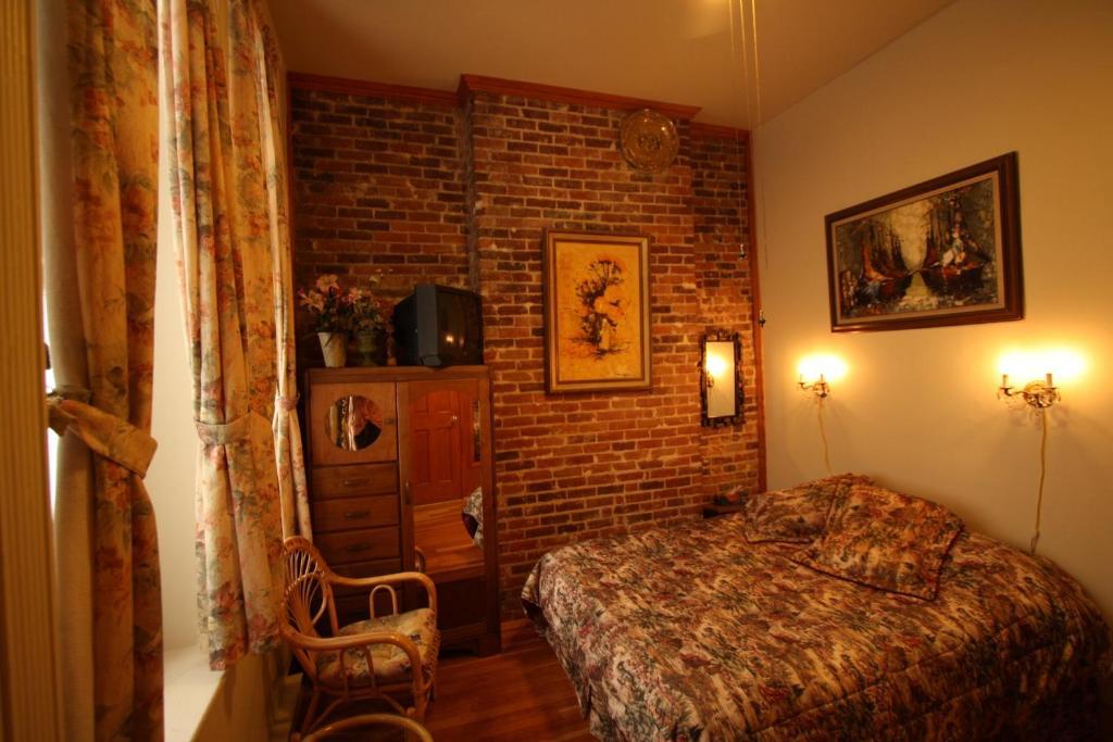 De La Fontaine Bed & Breakfast 3*