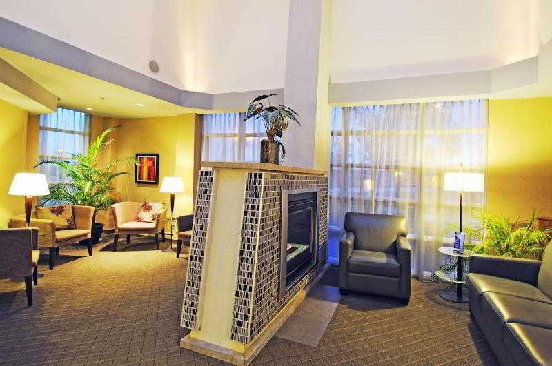 Express City-sainte Foy By Ihg Hotel 3*