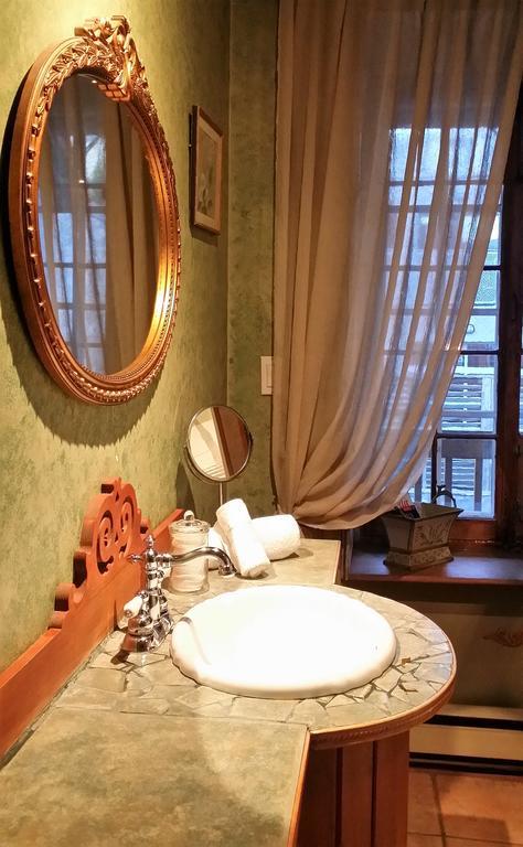 A L'augustine 3* Quebec City