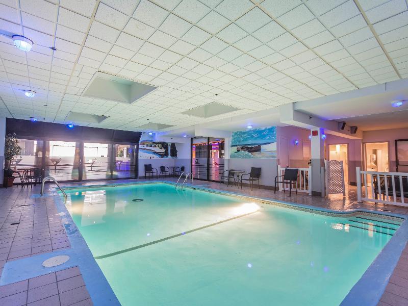 Travelodge By Wyndham & Convention Centre Hotel