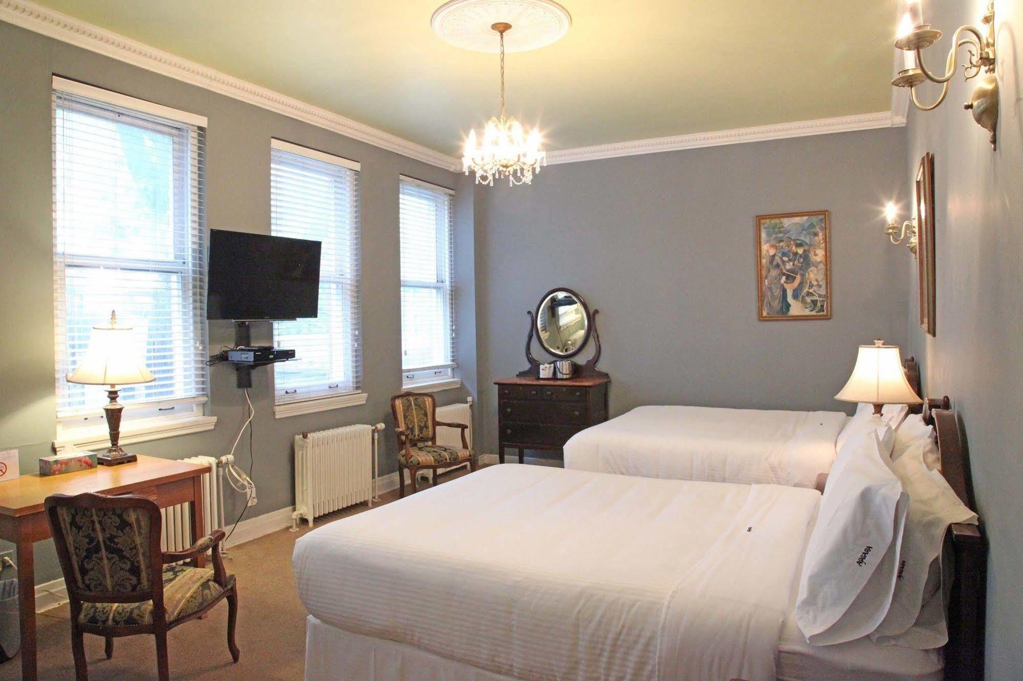 North House - La Chouette Automatise Inn 2*