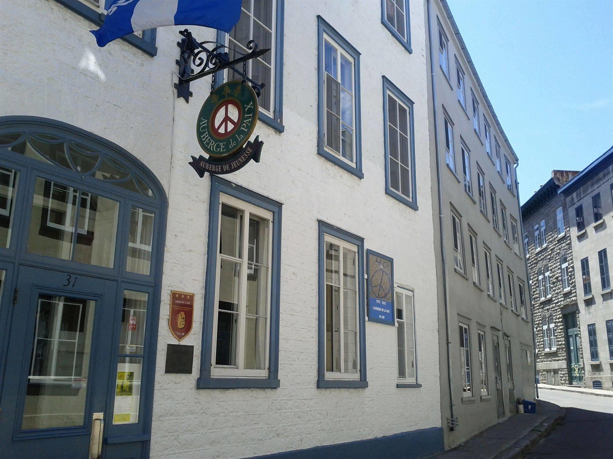 De La Paix Hostel