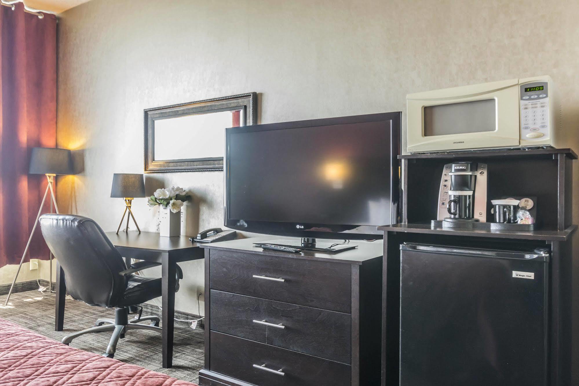 Hotel Travelodge By Wyndham & Convention Centre