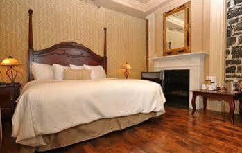 Louisbourg Hotel