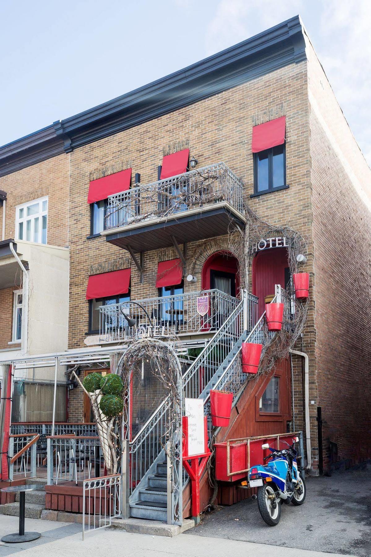 Hotel Petit - Cafe Krieghoff Quebec City