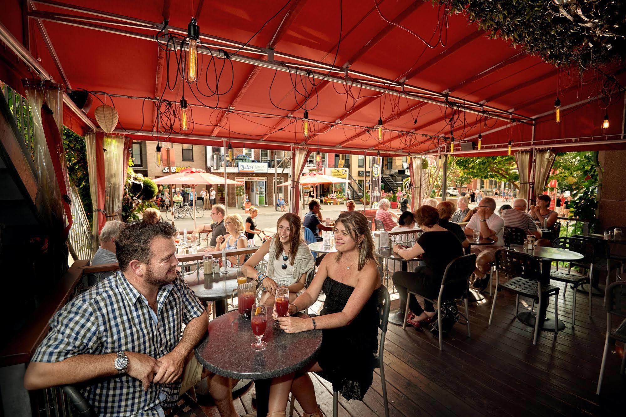 Petit - Cafe Krieghoff Hotel Quebec City