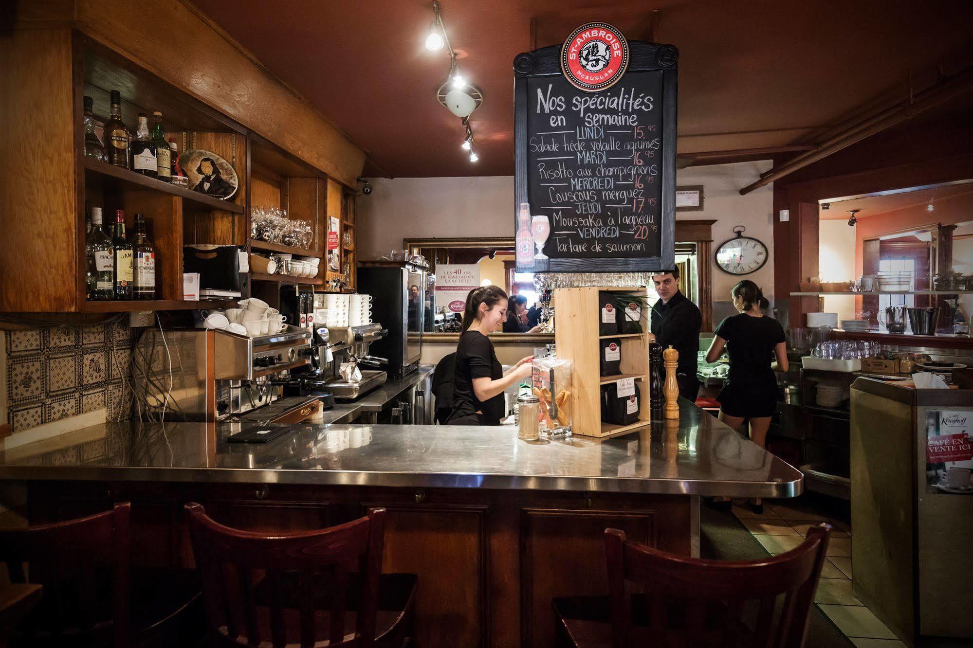 Hotel Petit - Cafe Krieghoff Quebec City