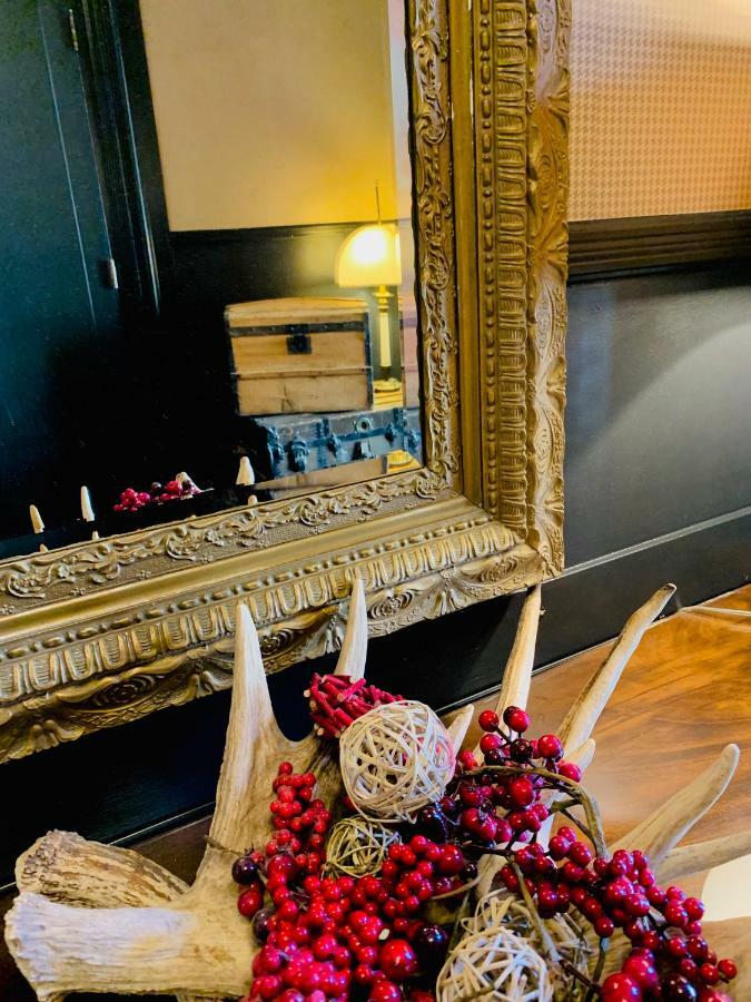 Chateau Fleur De Lys - L'hotel Hotel