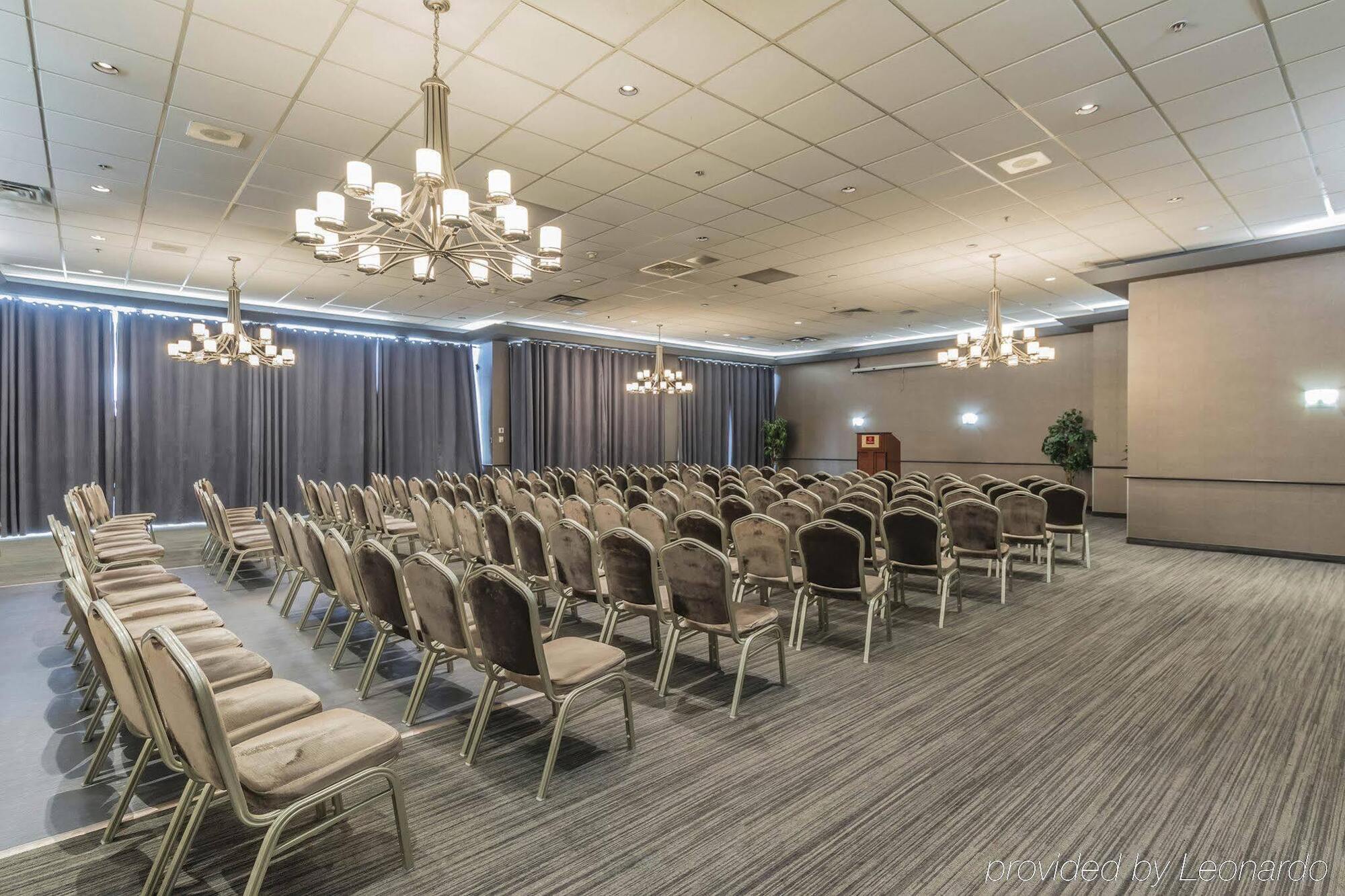 Travelodge By Wyndham & Convention Centre Hotel Quebec City