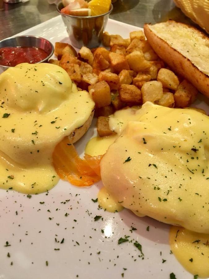 Petit - Cafe Krieghoff Quebec City